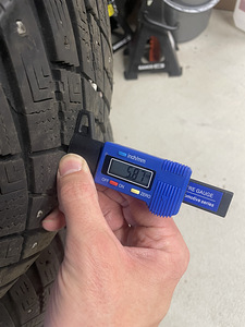Talverehvid 4tk Goodyear Ultra Grip Ice Artic 205/60R16 (6 foto / 7)