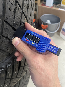 Talverehvid 4tk Goodyear Ultra Grip Ice Artic 205/60R16 (7 foto / 7)