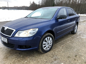 Skoda Octavia Manuaal 1,2l 77kw bens.2010a. (1 foto / 12)