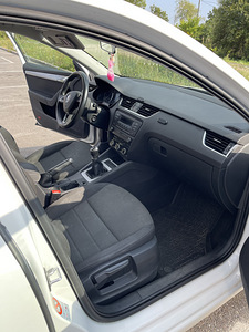Skoda Octavia (2 фото из 12)