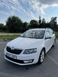 Skoda Octavia (10 фото из 12)