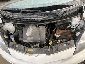 TOYOTA AYGO 1,0 BENSIIN, VARUOSAD (2 foto / 7)