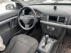 OPEL VECTRA 1,9D 110 KWT AUTOMAAT, VARUOSAD (2 foto / 8)