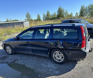 VOLVO V70 2,5D, MANUAAL, VARUOSAD (2 foto / 8)