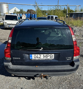 VOLVO V70 2,5D, MANUAAL, VARUOSAD (4 foto / 8)
