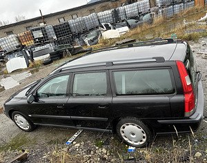 VOLVO V70 2,4 BENSIIN 103KWT, VARUOSAD (3 foto / 10)