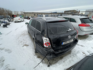 TOYOTA AVENSIS 2,0 BENS 108 KWT, VARUOSAD (5 foto / 7)