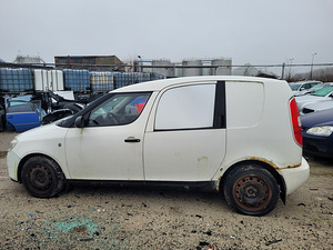 SKODA ROOMSTER / PRAKTIK 1,4 D 59 KWT, VARUOSADEKS (4 foto / 10)