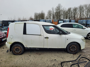 SKODA ROOMSTER / PRAKTIK 1,4 D 59 KWT, VARUOSADEKS (5 foto / 10)