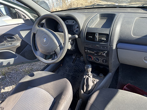 RENAULT THALIA 1,2 BENSIIN, VARUOSAD (4 foto / 10)