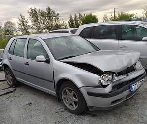 VW GOLF 1,9D 81 KWT, VARUOSAD (3 foto / 8)