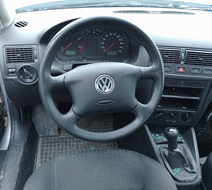 VW GOLF 1,9D 81 KWT, VARUOSAD (8 foto / 8)