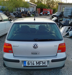 VW GOLF 1,9 DIISEL 85 KWT, VARUOSAD (4 foto / 8)