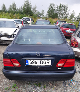 MERCEDES BENZ W210, 2,0 BENSIIN, AUTOMAAT, VARUOSAD (4 foto / 10)