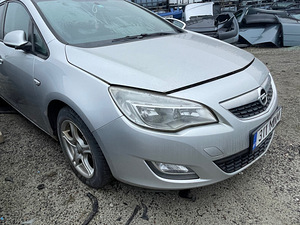OPEL ASTRA 2011 1.3 DIISEL, VARUOSAD (3 foto / 10)