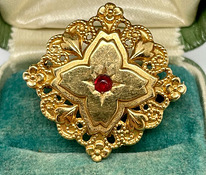 Vers 1920 - 18 kt. Yellow gold - Brooch - Ruby Verneuil