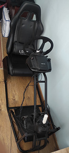 Кресло simRacing (2 фото из 3)