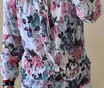 Красивая цветочная блузка M 38