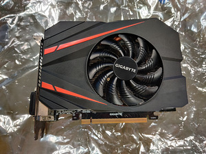 Gigabyte GTX 1070 itx mini (1 foto / 2)