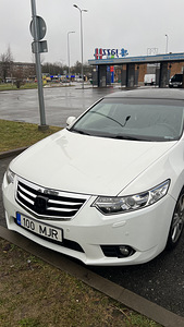 Продам Honda Accord 2014 (2 фото из 8)
