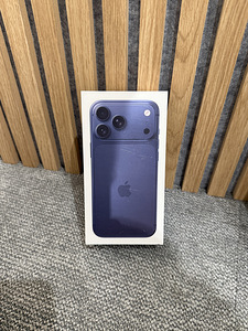iPhone 17 Pro Max Cosmic Orange, Silver, Deep Blue 256GB (3 foto / 3)