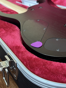 Ibanez RGR652AHBF (8 foto / 10)