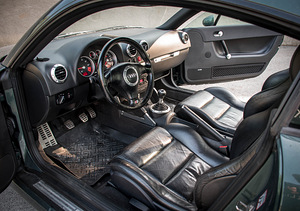 Audi TT 1.8 turbo kupee (8 foto / 14)