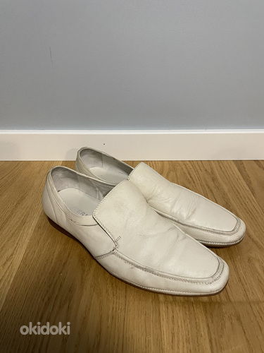 Мужские белые кожаные туфли 43 размера. (фото #2)