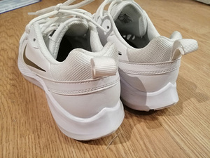 Кроссовки nike s39 (2 фото из 5)