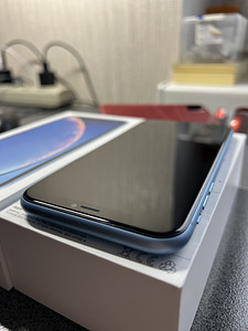 iPhone XR 64GB Blue (5 foto / 5)