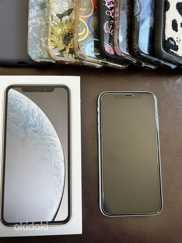 iPhone XR 64 ГБ белый + стекло, чехлы (фото #2)
