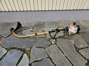 Müüa vähekasutatud bensiinitrimmer RYOBI. (3 foto / 3)