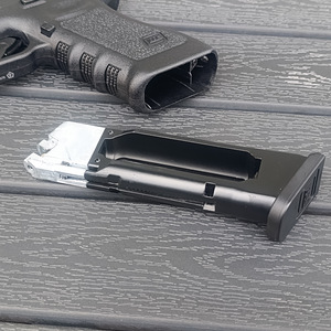 UUS Glock 17 gen 3 4,5mm CO2 blowback õhkrelv Umarex (5 foto / 10)