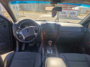 Kia Sorento 2.5 (5 foto / 8)