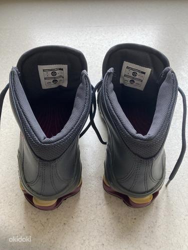 Новые кроссовки Nike Shox, размер 37,5 (фото #6)