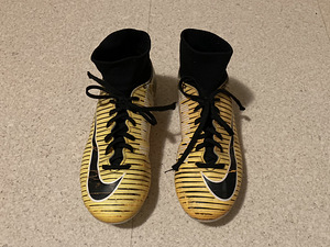 Nike jalgpalli jalatsid / putsad / sokiga muruputsad, nr 35. (2 foto / 5)
