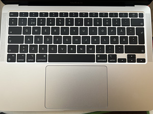 Macbook M1 2020 (2 foto / 3)