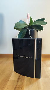 PlayStation 3 с 3 контроллерами и играми в продаже! (1 фото из 4)