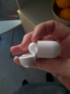 Airpods pro 2 (3 фото из 6)