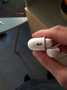 Airpods pro 2 (5 фото из 6)