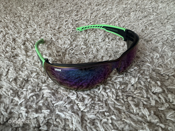 Спортивные солнцезащитные очки uvex. (фото #1)