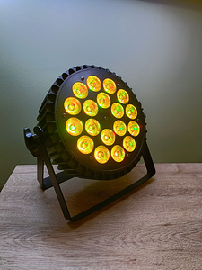 U King B117 RGBW 180W LED par lavavalgusti (7 foto / 10)