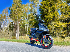 2015 Aprilia sr 50 r (5 foto / 10)