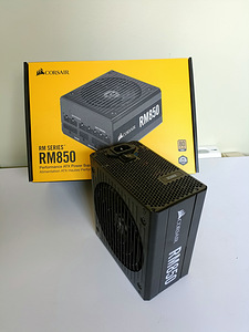 Corsair RM Series™ RM850 80+ Gold toiteplokk (3 foto / 10)