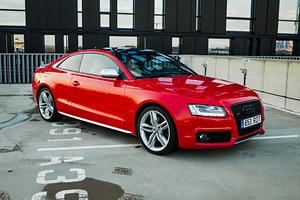 Audi S5 4.2 V8 260kv (1 foto / 15)