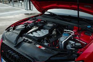 Audi S5 4.2 V8 260kv (12 foto / 15)