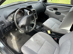 Mitsubishi Carisma 1.9 diisel 75kw (7 foto / 9)