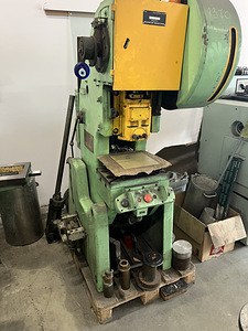 Vända press KD2322 16 tonn. Heas korras (1 foto / 4)