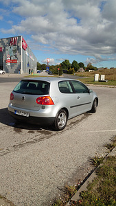 Продам VW Golf 2004г. (2 фото из 11)