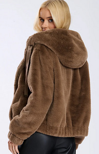 Teddy mantel (1 foto / 4)